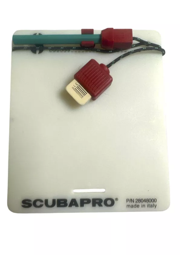ARDOISE IMMERGEABLE AVEC CRAYON ET GOMME 130X150 mm SCUBAPRO